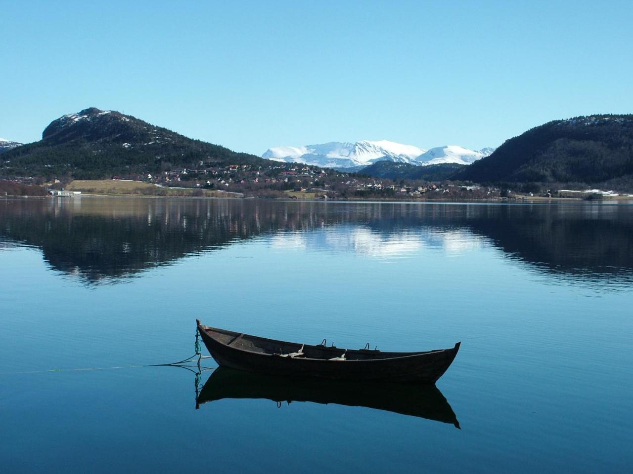 Vestnes Fjordhotell Eksteriør bilde